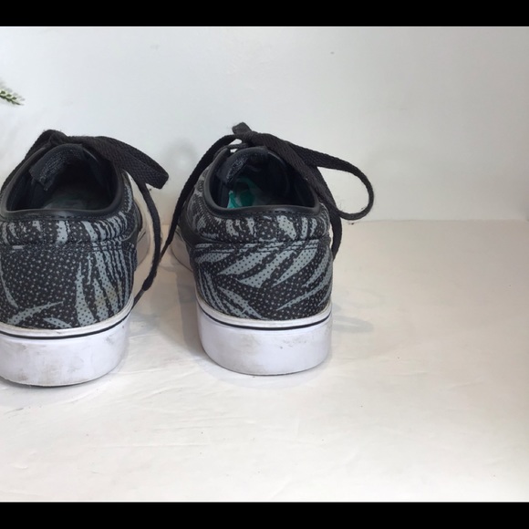 NIKE COURT SHOES ZEBRA BLACK GRAY SZ 8.5 - Picture 9 of 11